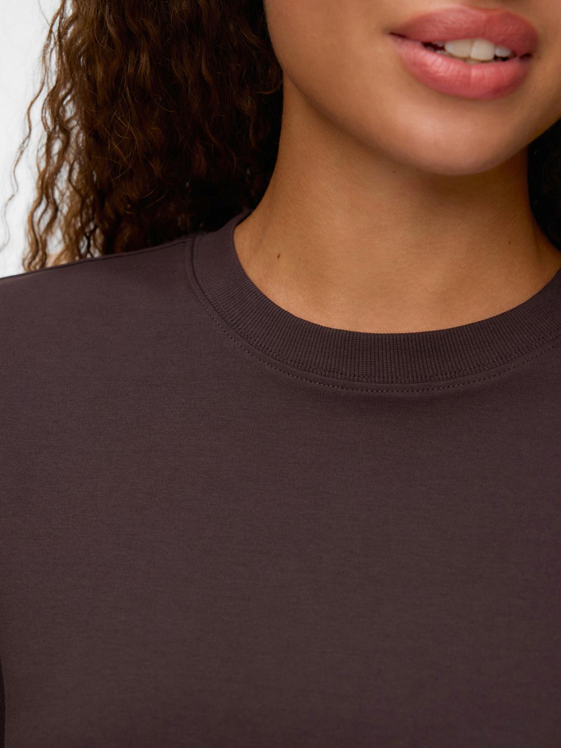 AWNAIMA T-shirt - Chocolate Torte - VERO MODA & VILA Bergvik